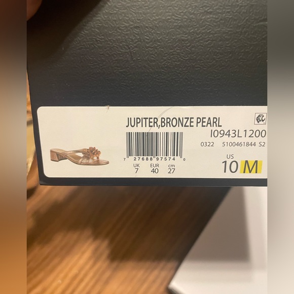 Naturalizer Jupiter in Bronze Pearl - Picture 3 of 3